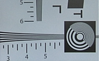 Die Panasonic AG-HPX171 mit etwas weniger Schärfe und dadurch auch gedämpftem Moirée.