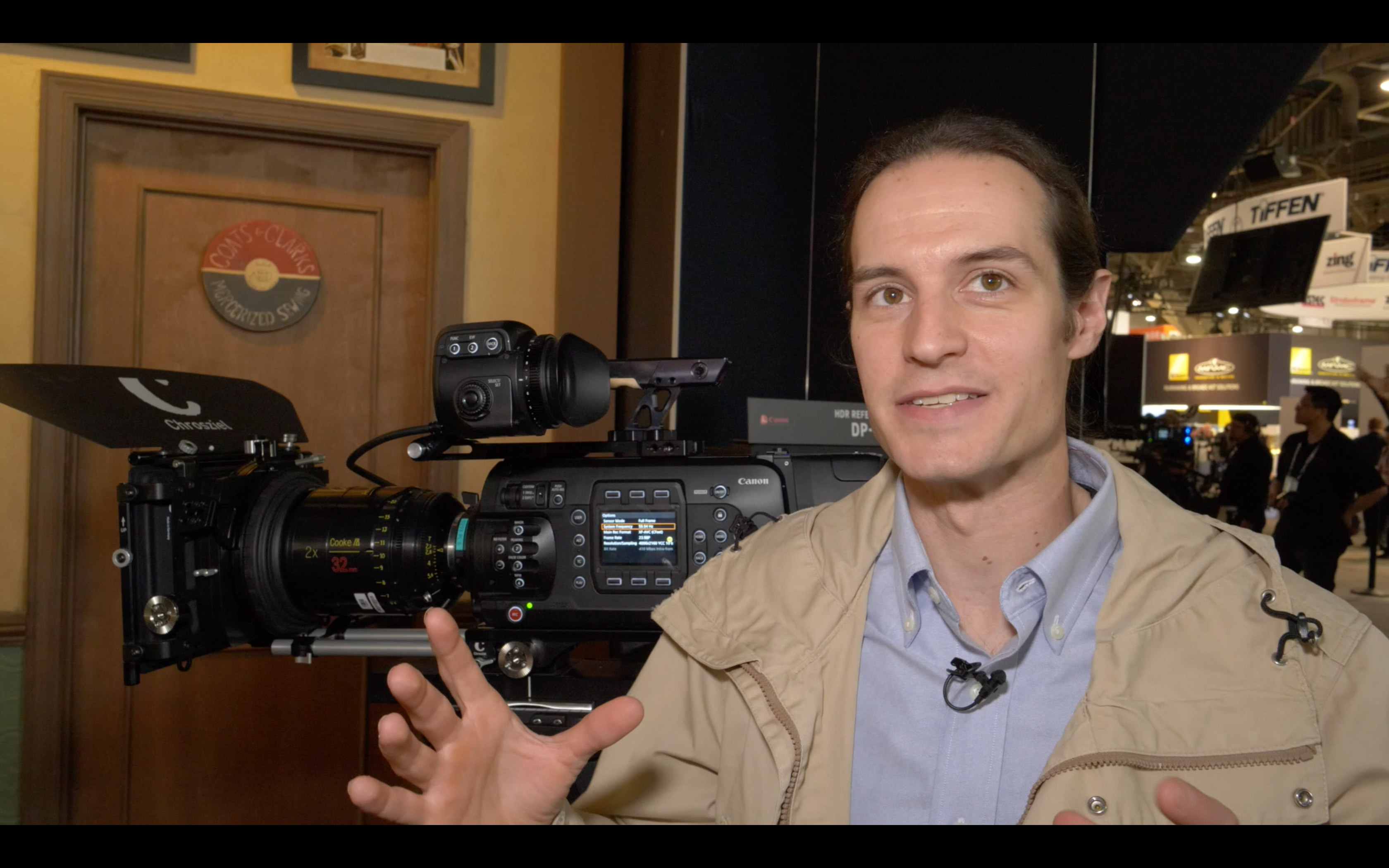 Videoclip: Canon EOS C700 FF: sensor, codecs, bit depths, frame rates, ergonomics and much more.