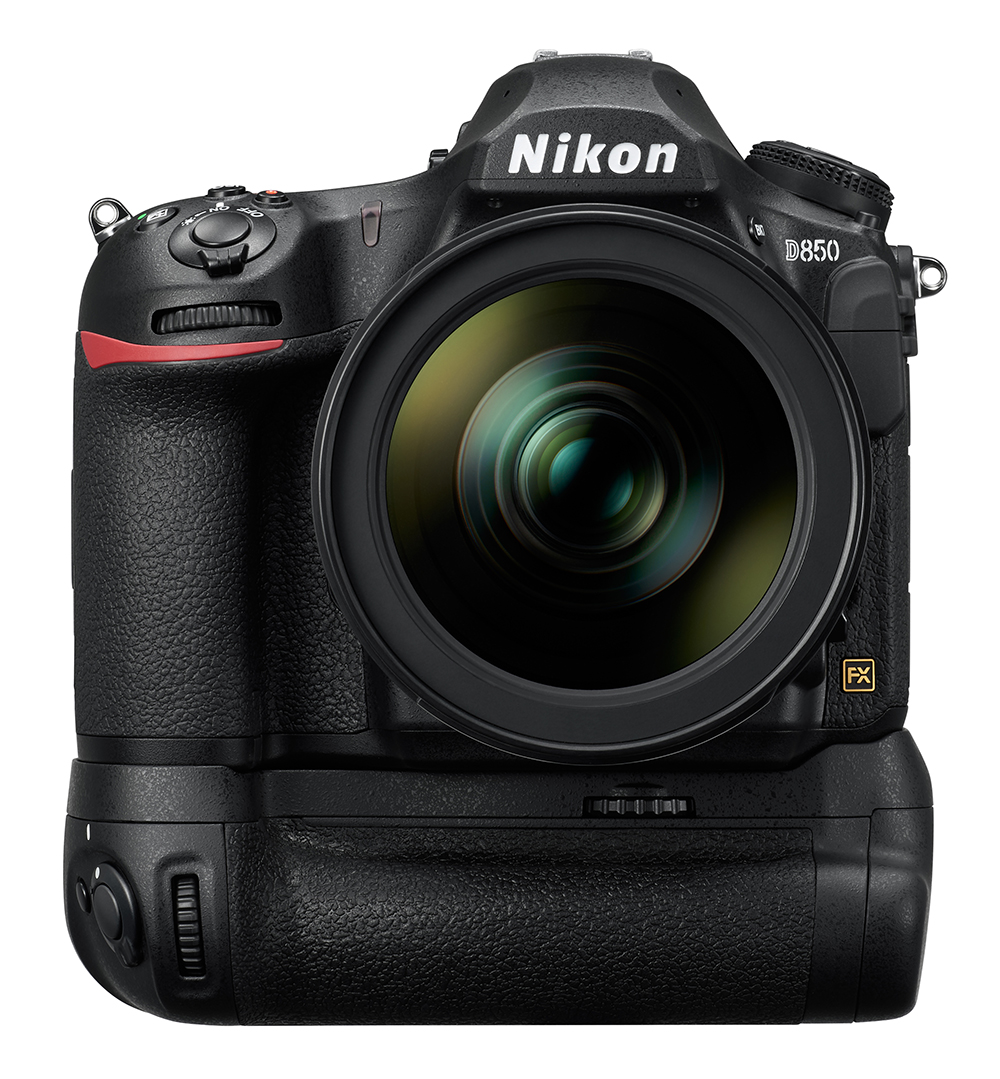 1st place for Nikon D850 in the DxOMark Score (100 points for the first time)