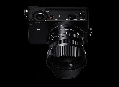SIGMA_17mm_F4_DG_DN_contemporary