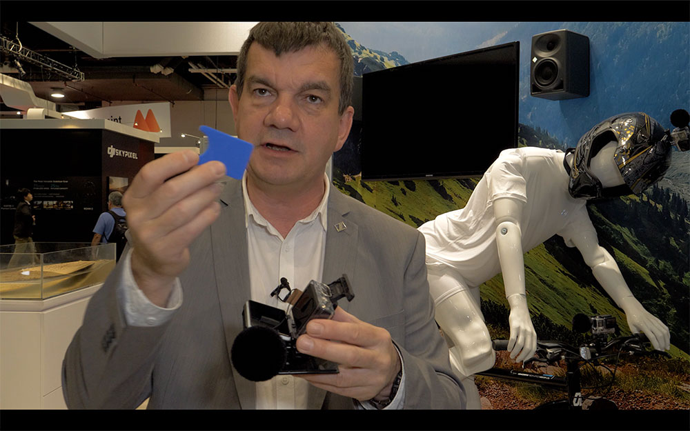 Messevideo: Sennheiser MKE2 elements for GoPro: mounting, dive depth, battery and much more. // NAB 