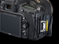 D750_DoubleSlot_1_1000