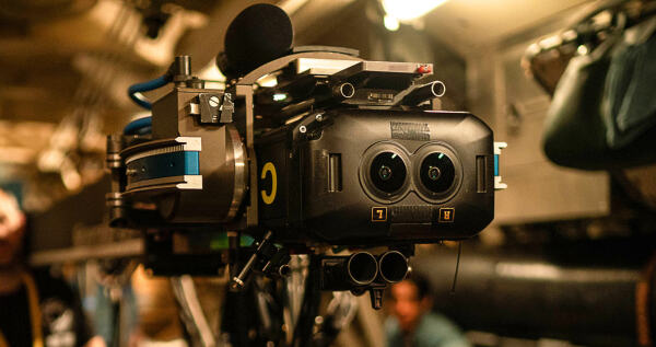 Apple-Vision-Pro-Submerged-camera_big