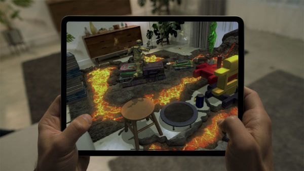 Apple_new-iPad-Pro-AR-screen