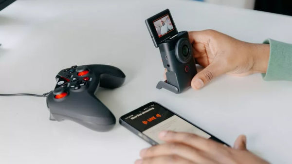 Canon_Powershot_V10_livestreaming