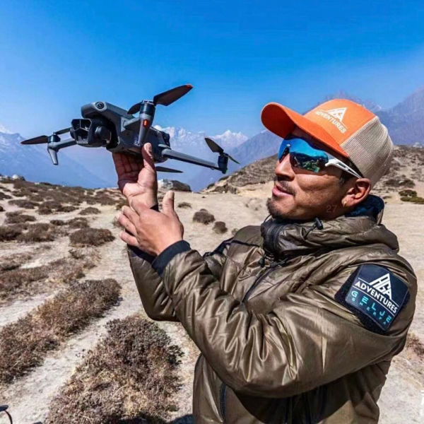 DJI-Mavic-3-Pro-hnad