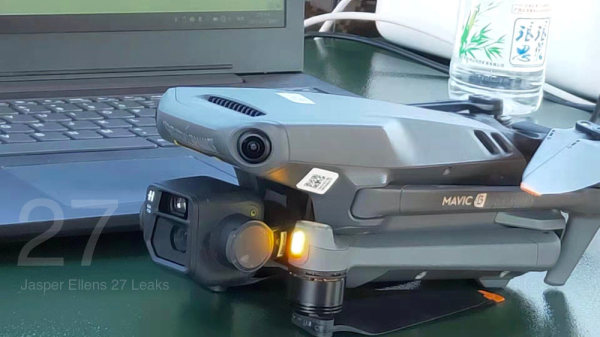 DJI-Mavic-3-side
