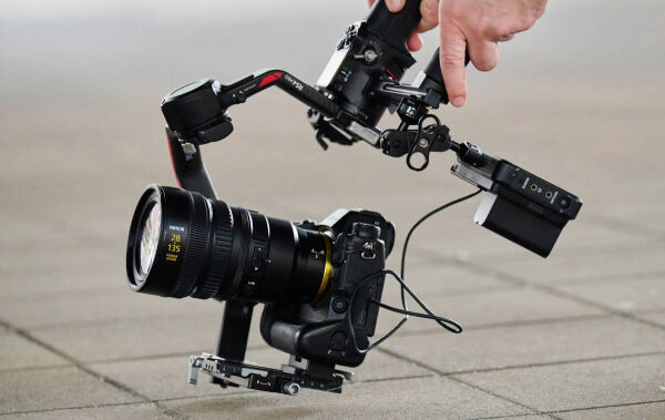 NIKKOR-Z_28-135mm_gimbal