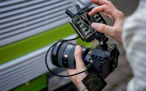 accsoon_cineview_nano_onCamera