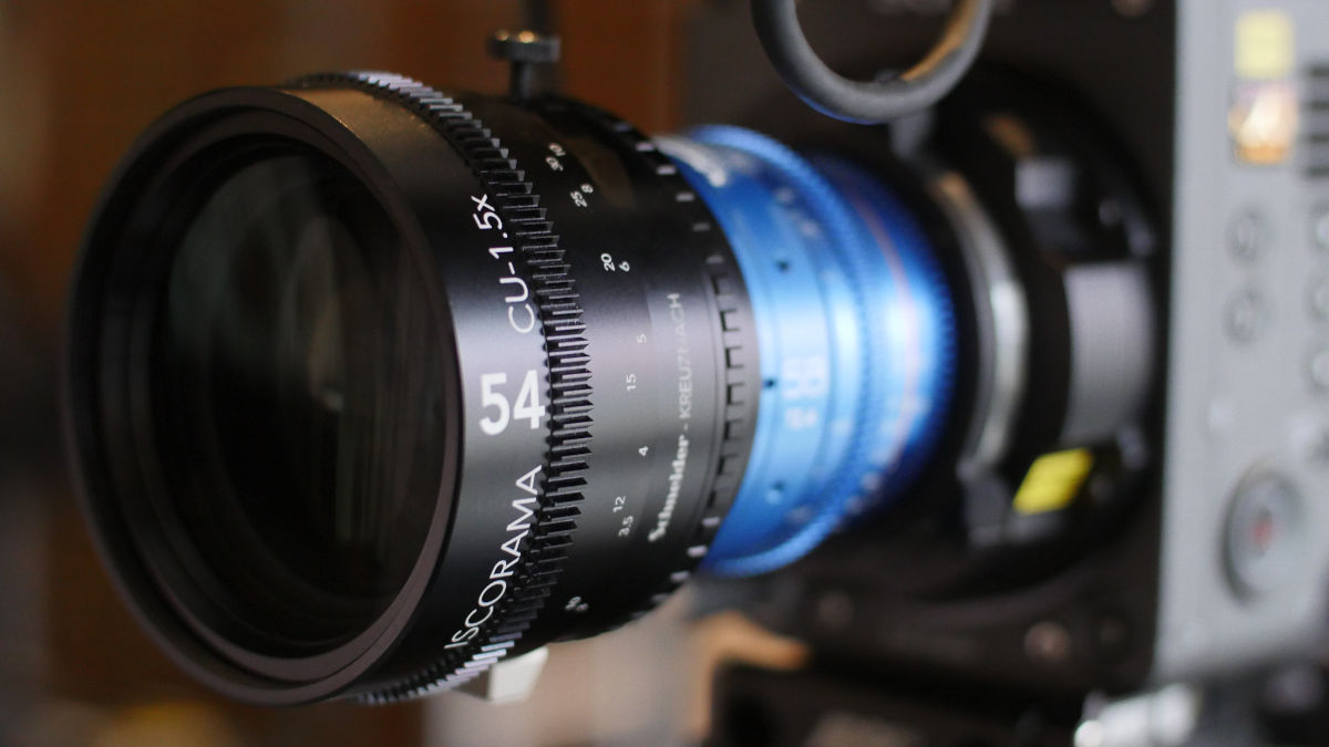 ISCORAMA 54 comes back -- 1.5x anamorphic adapter in a set with DuLens Cine-Primes