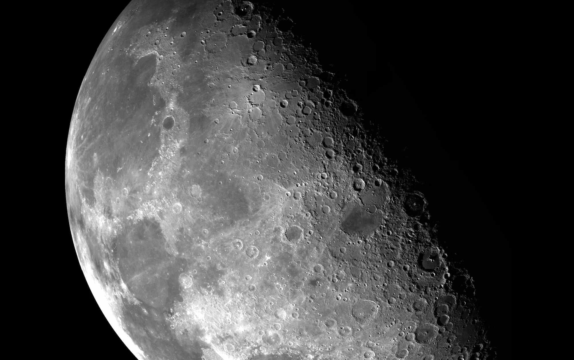 Excitement about Samsung'amp;s image optimization for moon shots