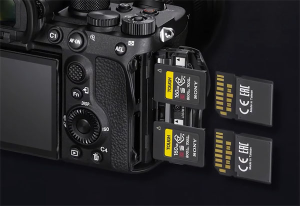sony_A7SIII_dual_cardslot