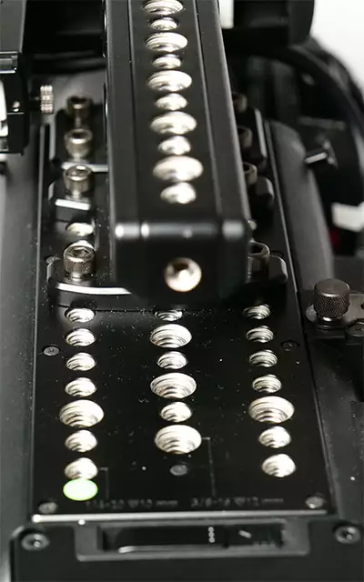 Canon EOS C700 Top-Plate und Griff mit vielen Gewindebohrungen für Zubehör