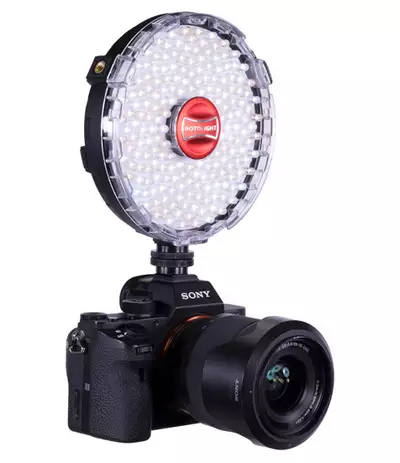 Rotolight NEO 2 LED auf der Kamera 