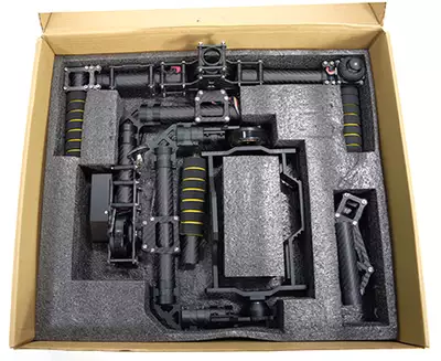 Gut gepolstert und verpackt wird das CAME 7500 Gimbal verschickt