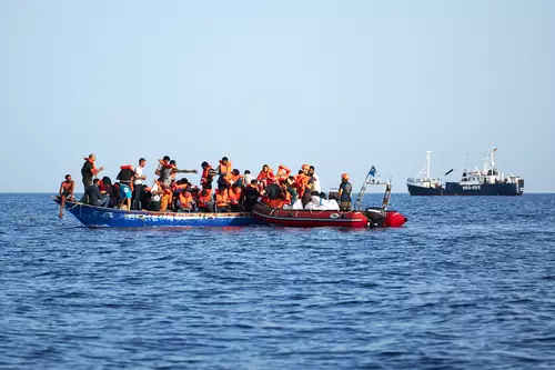 Route 4 - Dokumentarfilm ber die Seenot-Rettung vor  Libyen : BILD A