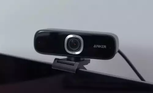 Anker PowerConf C300 - USB-Webcam mit KI-Untersttzung : am monitor