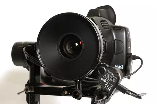 Für die Blackmagic Pocket Cinema Camera 6K Pro stellt der DJI RS 2 die bessere Wahl dar