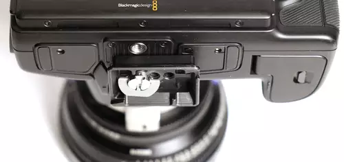 Blackmagic Pocket 6K Pro am DJI RS 2 mit Fokusmotor ohne Gegengewichte montieren - worauf achten? : DJIRS2AcaSwiss6KPro