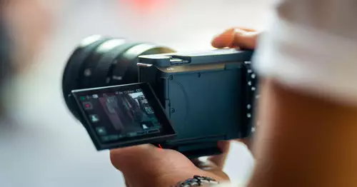 Sony bringt potente Cine Vlogger Cam ZV-E1 für 2699 Euro, Fullframe bis 4K120p