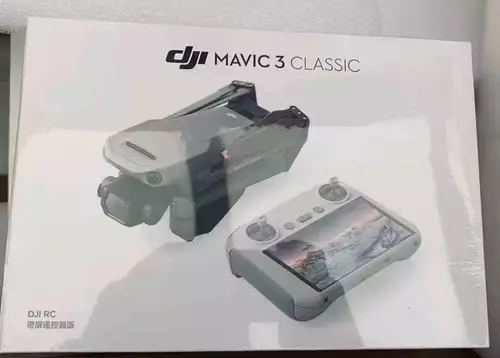 DJI Mavic 3 Classic Box mit DJI RC Fernsteuerung 