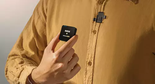 FlexClip GO makes it easy to attach and detach transmitter modules