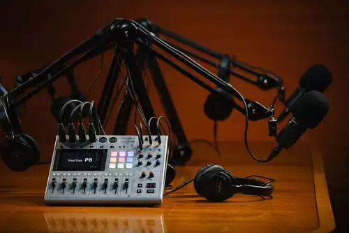 Zoom PodTrak Podcast Studio P8 Setup 