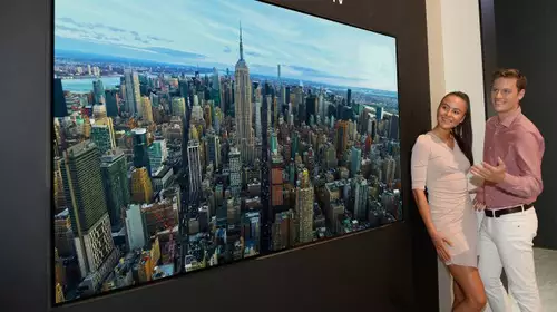 LG 8K TV Demo