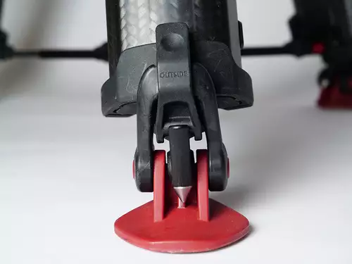Neue Fußkontruktion beim Sachtler Flowtech75 mit zusätzlichem Hebel.