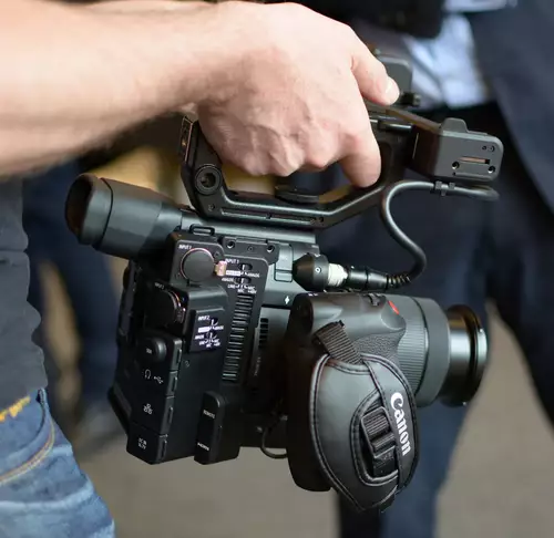 Canon C200 - Erste Eindrcke und Hands-On : andereseite hand