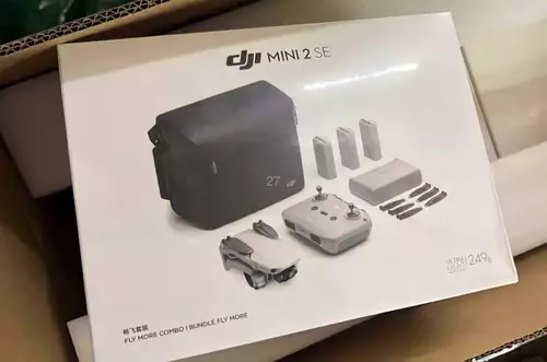 DJI Mini 2 SE Fly More Combo