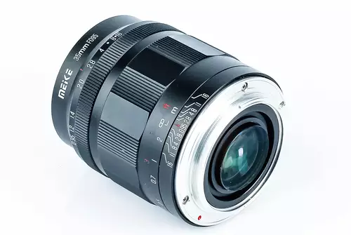 The Meike 35mm F0.95 Large Aperture S35/APS-C Lens 
