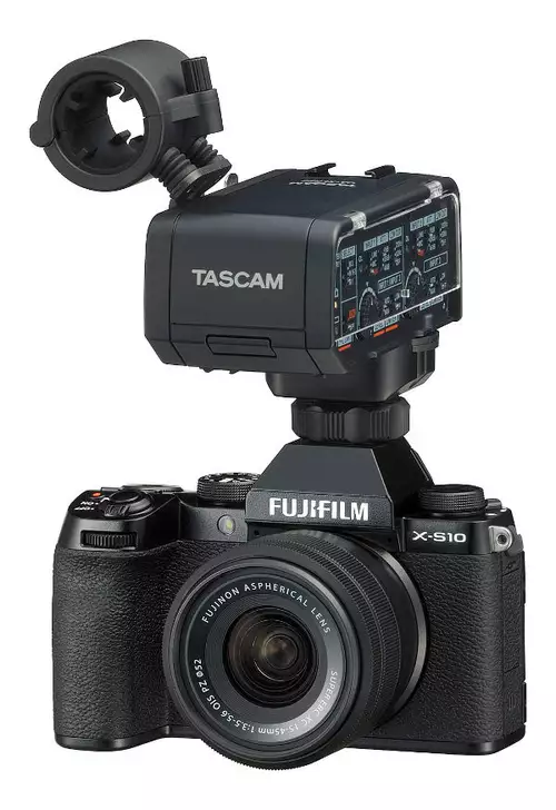 Fujifilm X-S10 mit Tascam XLR-Adapter