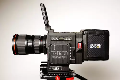 RED RAVEN 4.5K - Gimbal Setup, 300 fps, WiFi Remote Control u.v.m. : Raven left Studio