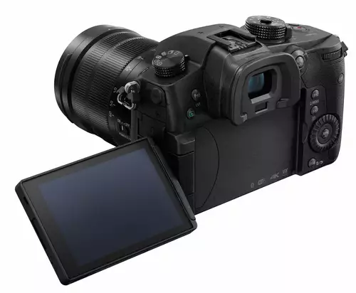 Das Touch-Display der Panasonic GH5 ist ausklappbar  