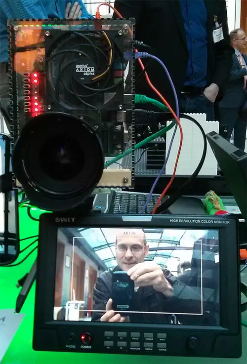 Selfie mit dem Apertus Axiom Alpha Prototypen... 