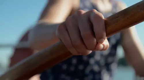 Closer Shot auf Hand an Pinne (Gimbal)