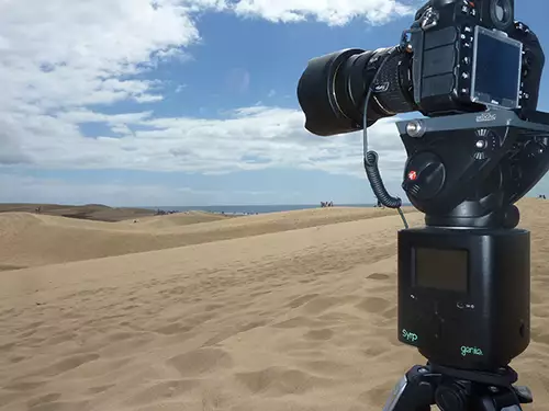 Der Genie von Syrp mit Flachbodenstativkopf und Nikon D810 bei unseren Workshopaufnahmen