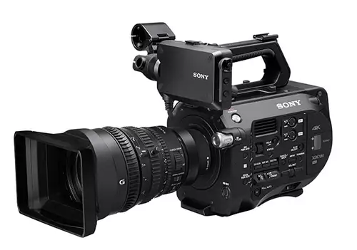 Sony PXW-FS7 mit 24-135mm F4.0 Zoom