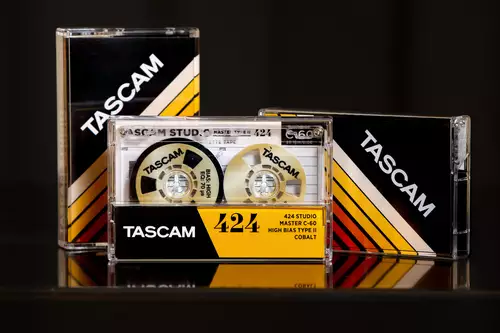 Tascam bringt Retro-Compact Cassette fr analoge 4 Spur Recorder zurck
