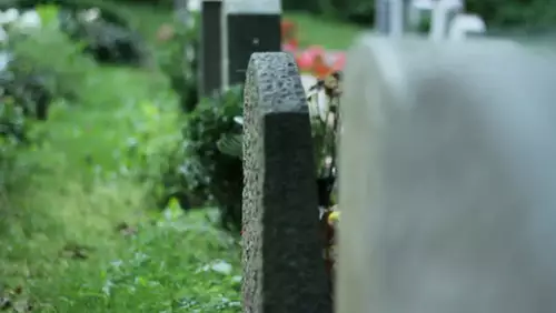 Fernseh-Doku mit der Canon EOS 60D: Vergiftet von C. v. Brockhausen u. P.-L. Lenz : BergarbeiterfriedhofinSchneeberg 600