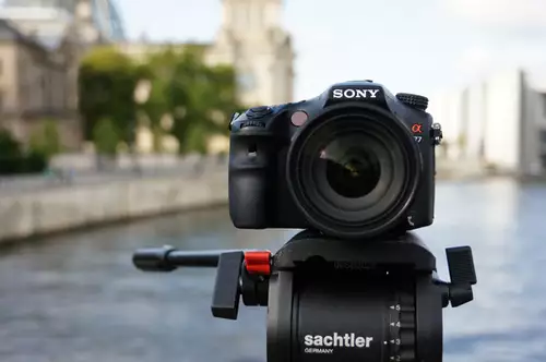 Sony SLT Alpha 77: Viel Innovation & etwas Restriktion : Sony Alpha77 Reallive 600