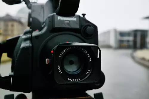Panasonic AG-AF101 via Adapter mit Leica Summilux 35mm 1:1,4