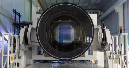 Frontansicht der LSST-Kamera mit CCD-Mosaik