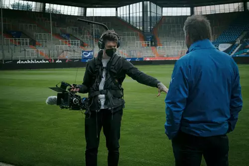 Fußballer-Portrait Ausherzspiel - auf der Suche nach cinematischer Stimmung mit kleinen Mitteln : ausherzspiel BTS stadium