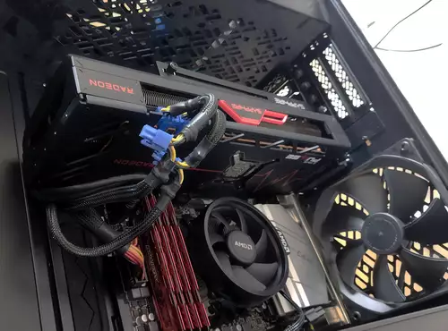 Beschleunigte GPU Effekte AMD Radeon RX 7900 GRE mit 16GB und 256 Bit - preiswerte Grafikkarte fr DaVinci Resolve? : Einbau