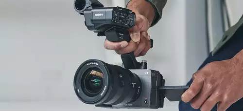 Mobile Medienproduktion Sony FX3, MacBook Air M3, Panasonic S5IIX, SmallRig DH10 Stativkopf: Was hat sich mobil bewährt? : SonyFX3-handheld