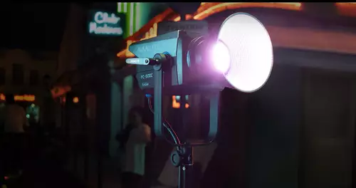 Nanlite FC-500C Full-Color LED-Spotlight fr 1.099 Dollar