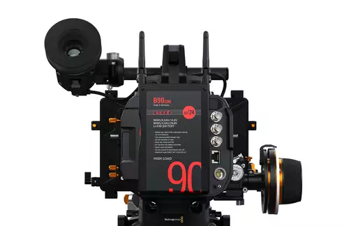 Die neue Cine-Macht Blackmagic Ursa Cine 12K in der Praxis: High-End Cine Kamera mit herausragenden Fähigkeiten : 24V 1