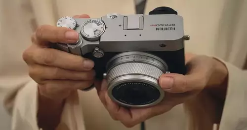 Kompakte Fujifilm GFX100RF Mittelformatkamera mit Festoptik vorgestellt